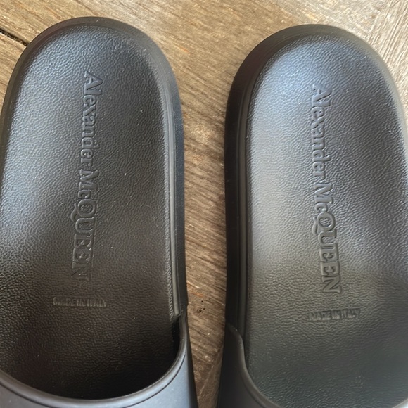 Alexander McQueen Mens slides- size 43 (10 US) - Picture 3 of 12